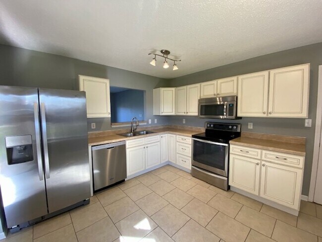 Foto del edificio - Wonderful 3 Bedroom 2 Bath Ranch in Franklin