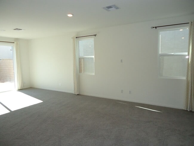 Building Photo - Beautiful two story house at SW area with ...