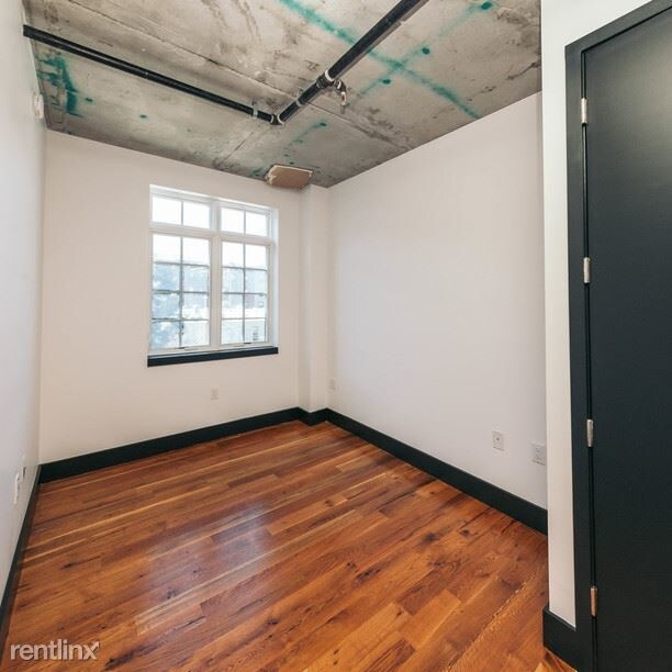 Building Photo - 803 Wyckoff Ave