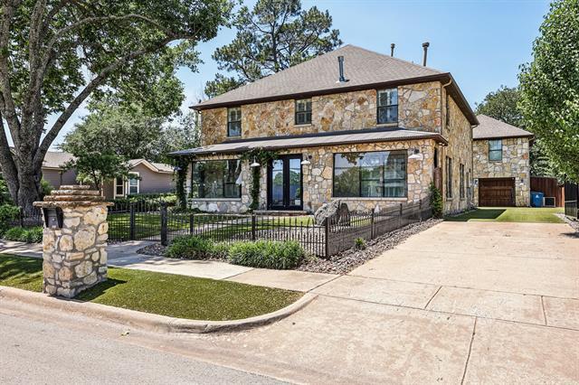 Building Photo - 221 N Lucas Dr