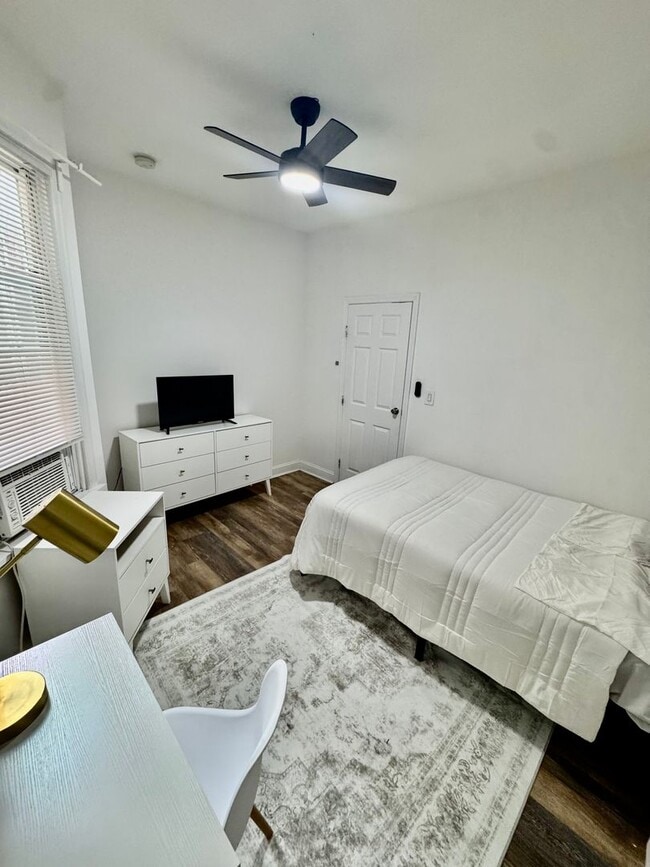 Photo - 2428 Cambreleng Ave Apartment