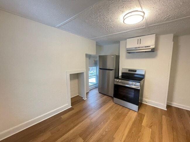 Building Photo - 33 Malvern St