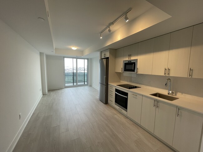 Photo du bâtiment - 2545-2545 Simcoe St N