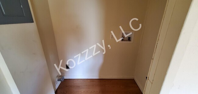 Building Photo - 1212 Negley Ave