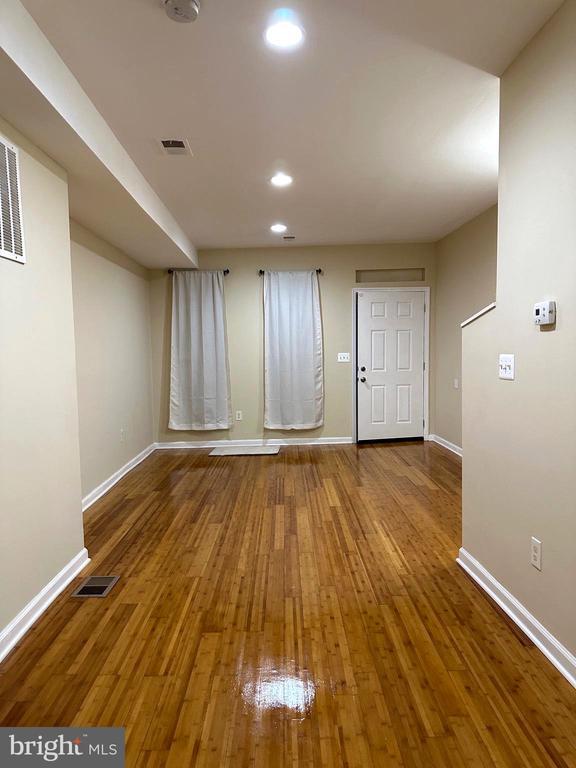 Foto principal - 335 N Stricker St