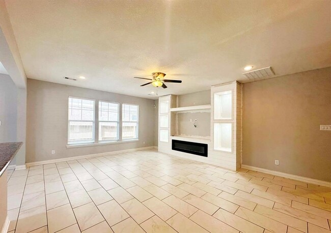 Building Photo - 7638 Bronze Trail Dr