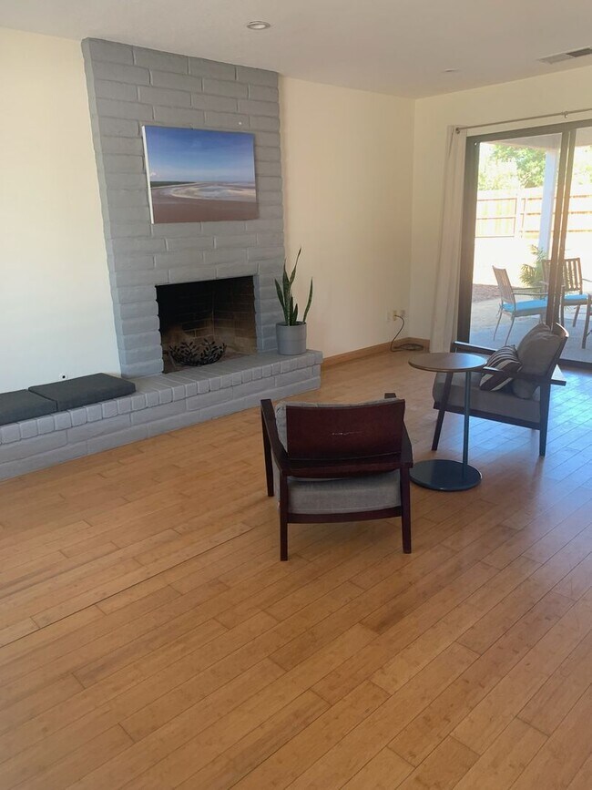 Foto del edificio - 3 bedroom 2 Bathroom home in South Davis