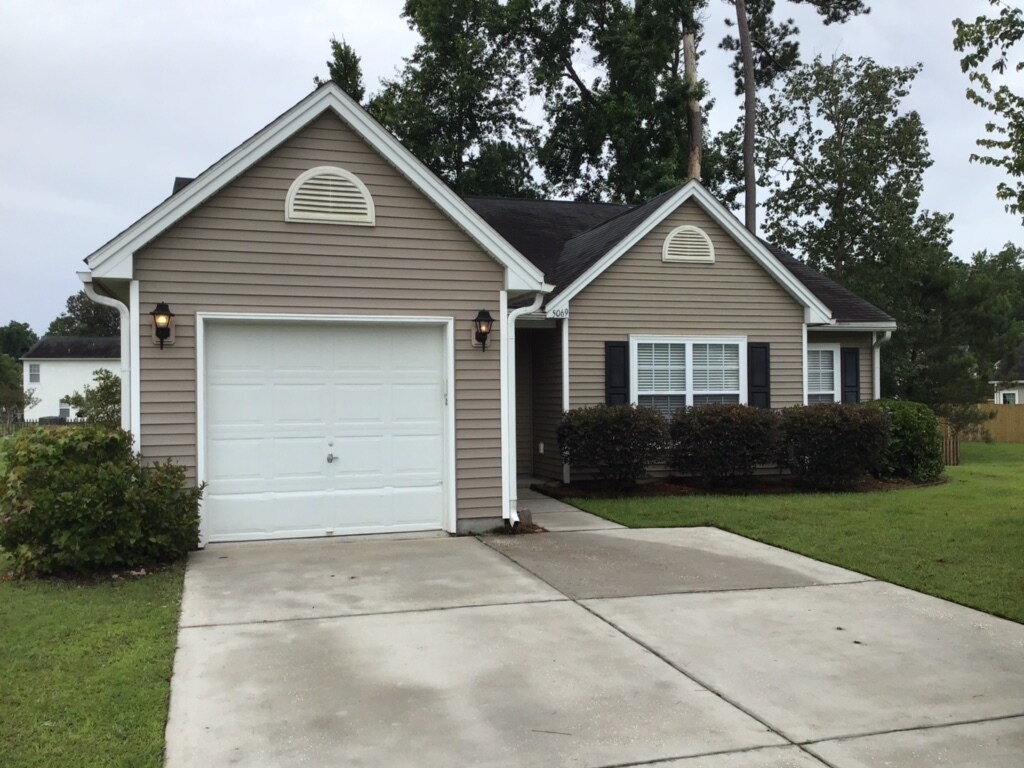 Primary Photo - 5069 Carrington Court