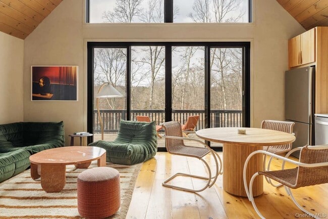 Foto del edificio - 407 White Schoolhouse Rd