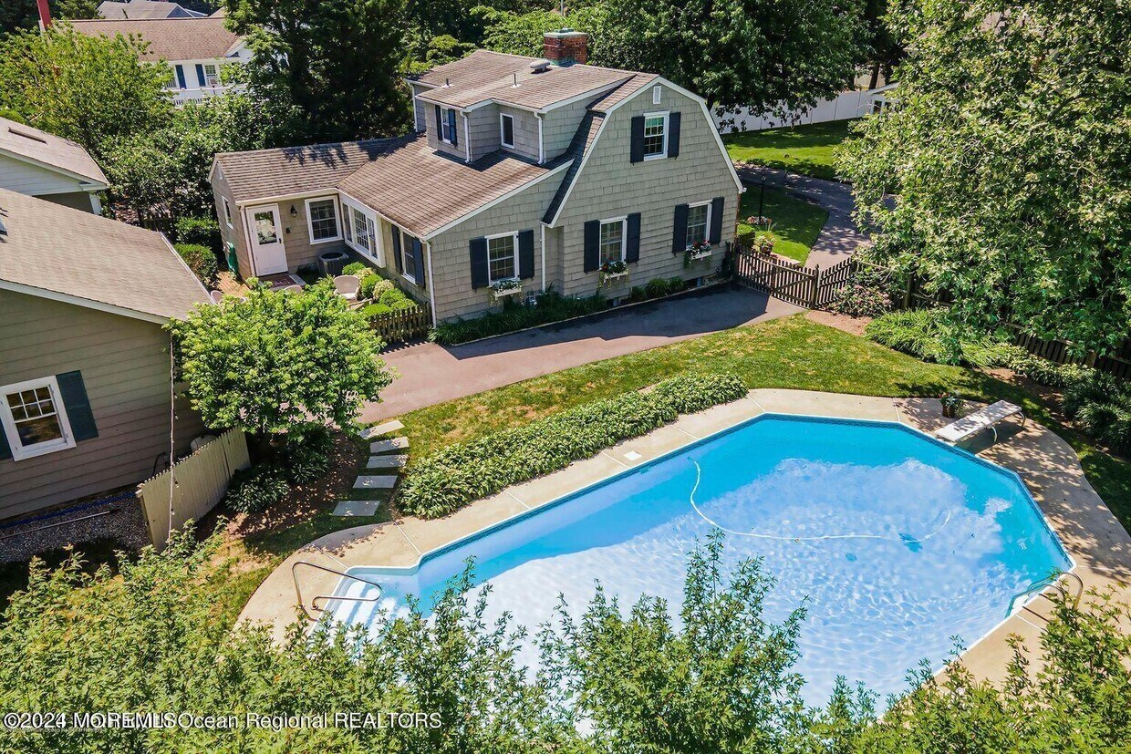 Primary Photo - 604 Cherokee Ln