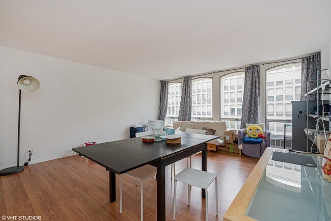 Foto del edificio - 1400 E 55th Pl