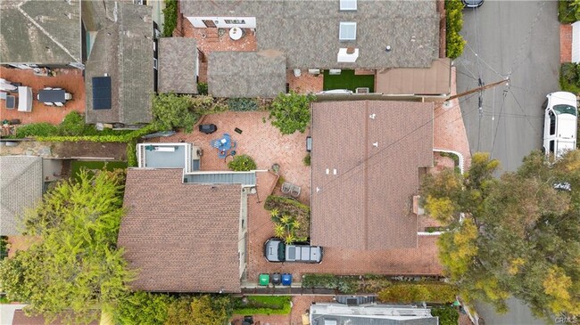 Building Photo - 617 Lombardy Ln