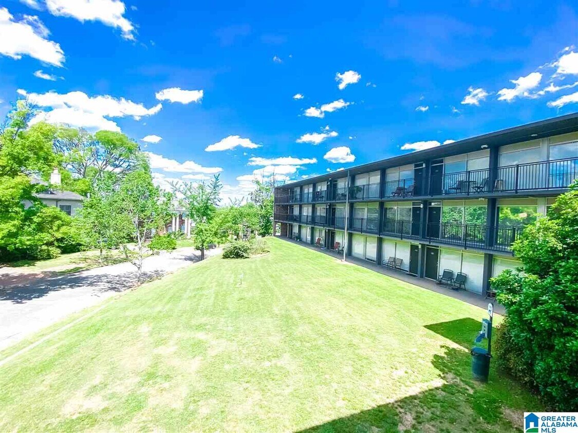 Foto principal - 2990 Rhodes Cir S