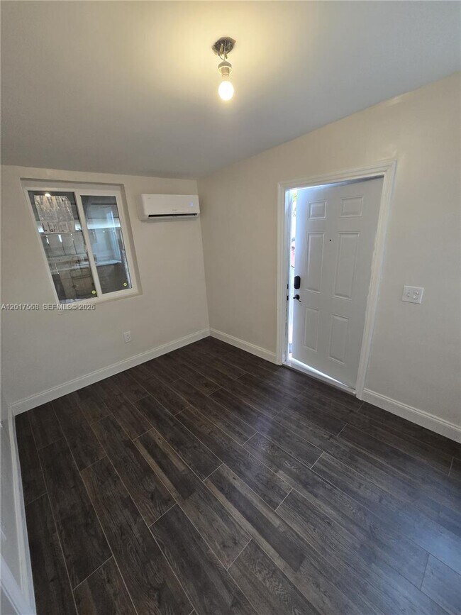 Foto del edificio - 6221 SW 2nd St