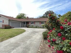 Building Photo - 3538 Parkland Ave