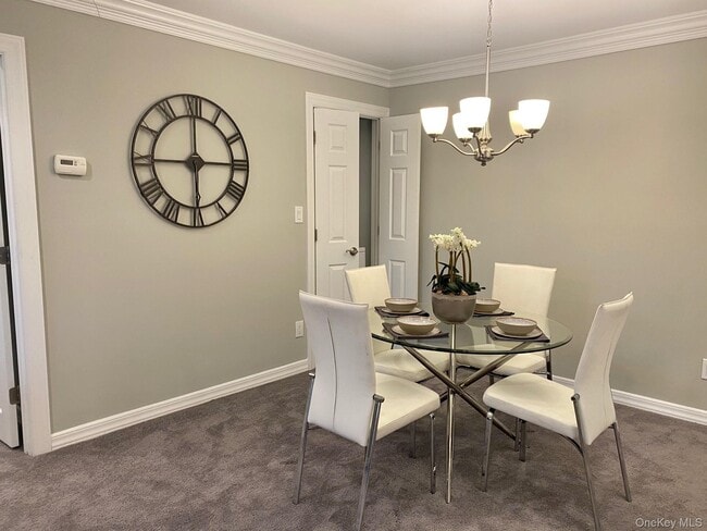 Foto del edificio - 65 Westwood Dr