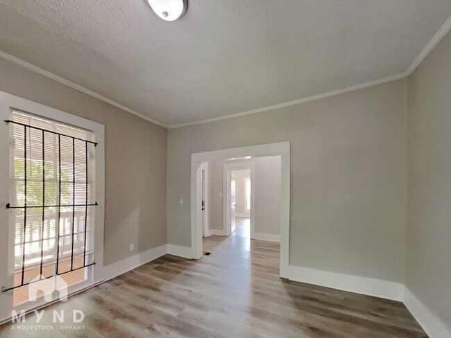 Foto del edificio - 117 Thayer Ave SE