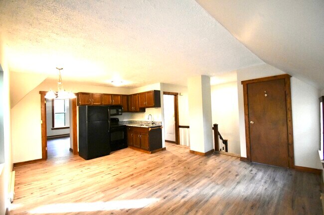 Foto del edificio - 616 Perrin Ave