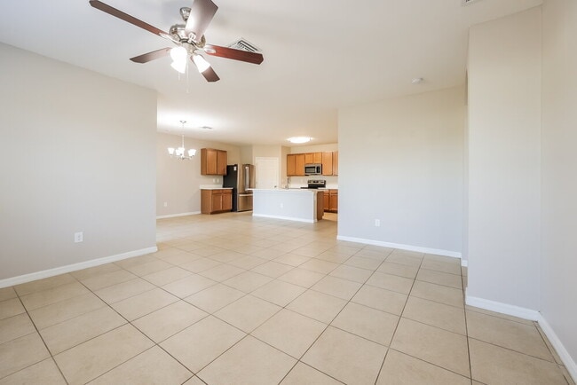 Building Photo - 509 SW 11th Ave