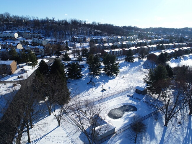 Building Photo - 212 Woodhaven Dr