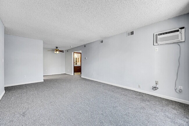 Foto del edificio - $1,195 - 1 Bed, 1 Bath Condo in Denver wit...