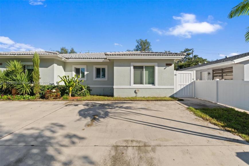 Foto principal - 3 bedroom in Miramar FL 33023