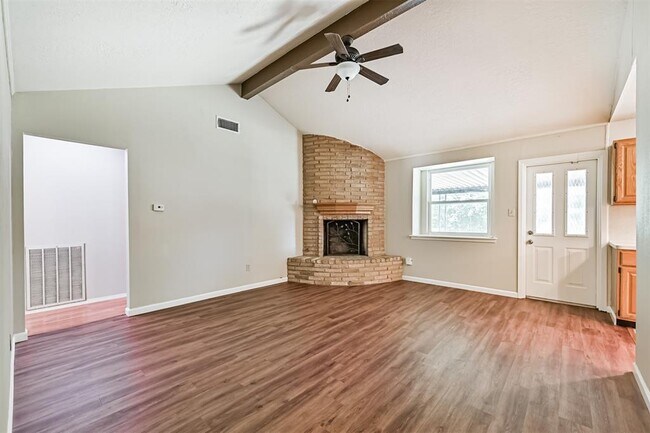Foto del edificio - 504 Kingsbury Ln