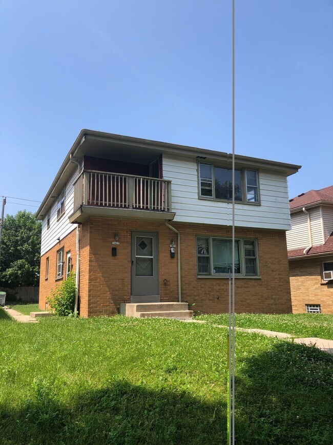 Building Photo - 7429 W Beckett Ave