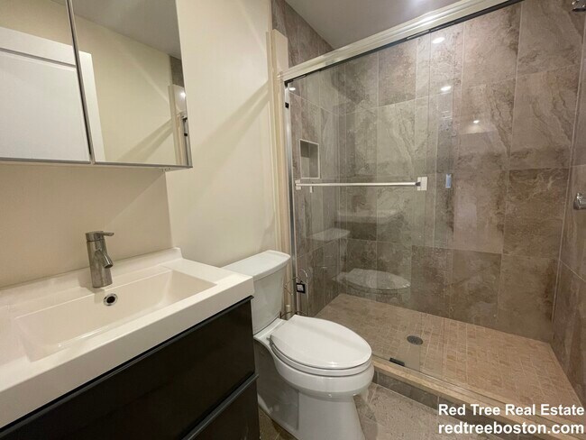 Building Photo - 1028a Commonwealth Ave