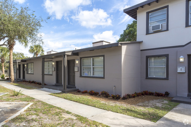 Building Photo - Poinsettia Place Apartments