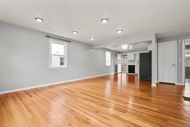 Building Photo - 26 Hackett Cir N