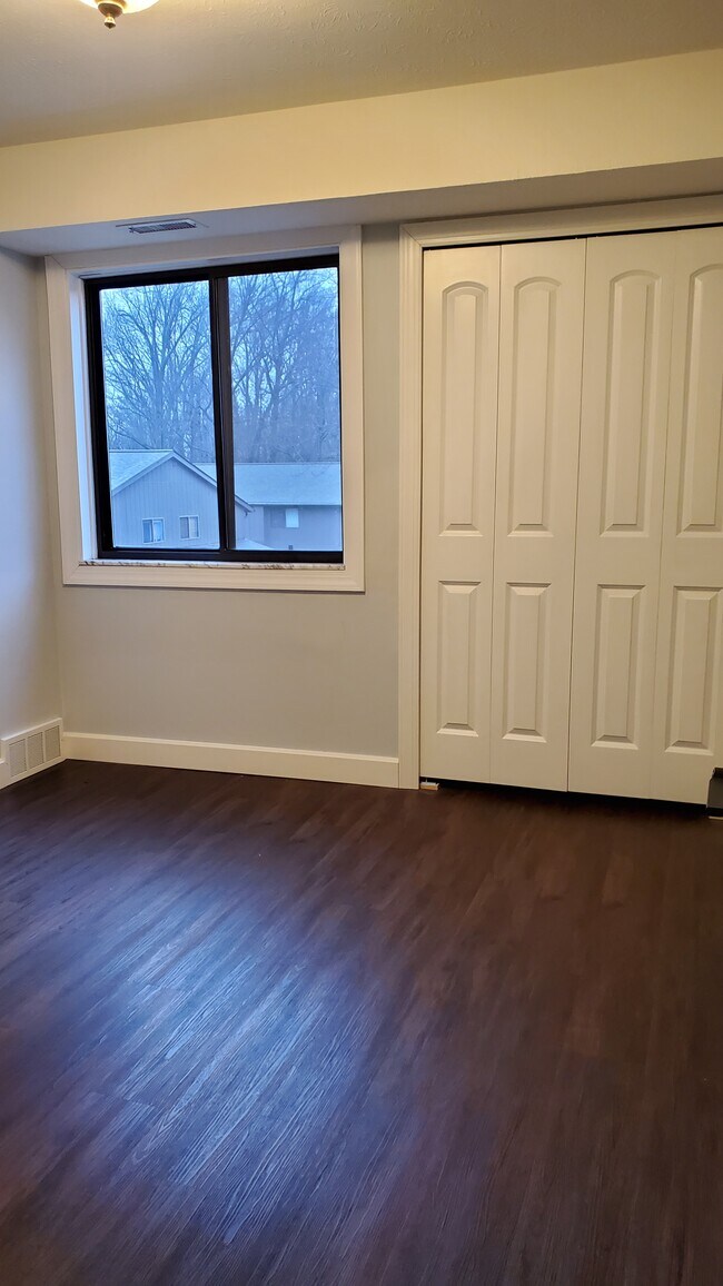 Segundo dormitorio - 1650 Cedarwood Dr
