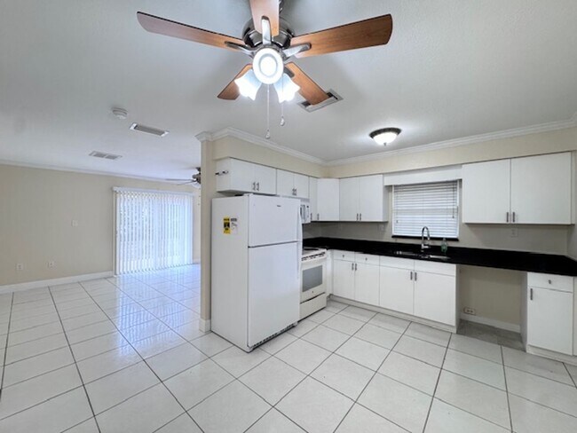 Foto del edificio - Charming 3/2 with Modern Updates