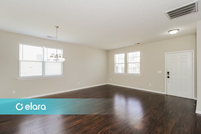 Foto del edificio - 6621 WATERTON AVE