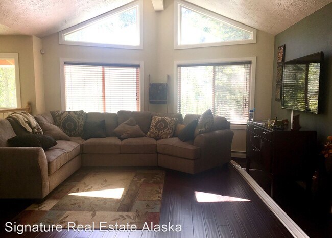 Building Photo - 3 br, 2.5 bath House - 7031 E Finger Lake Ave