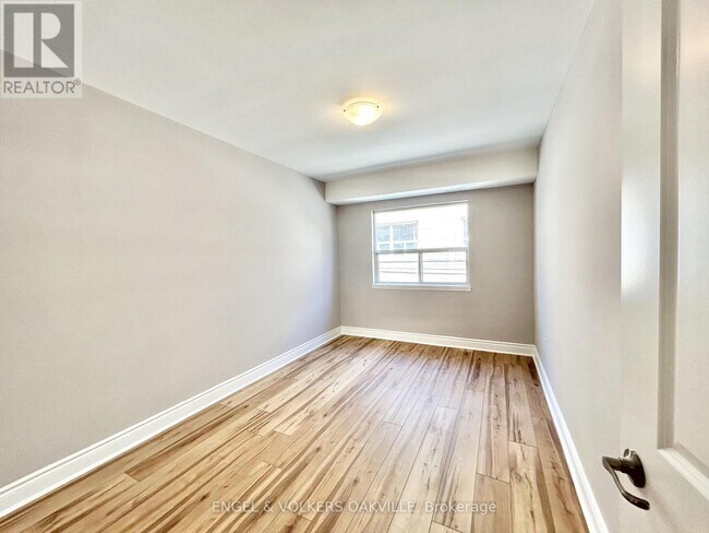 Photo du bâtiment - 11 Thirty Third St