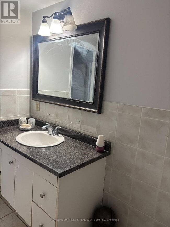 Photo du bâtiment - 3670 Crabtree Crescent