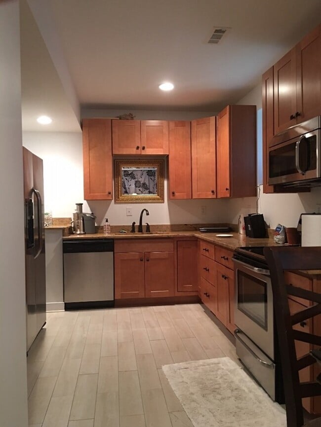 Gorgeous apartment - 821 Cole St