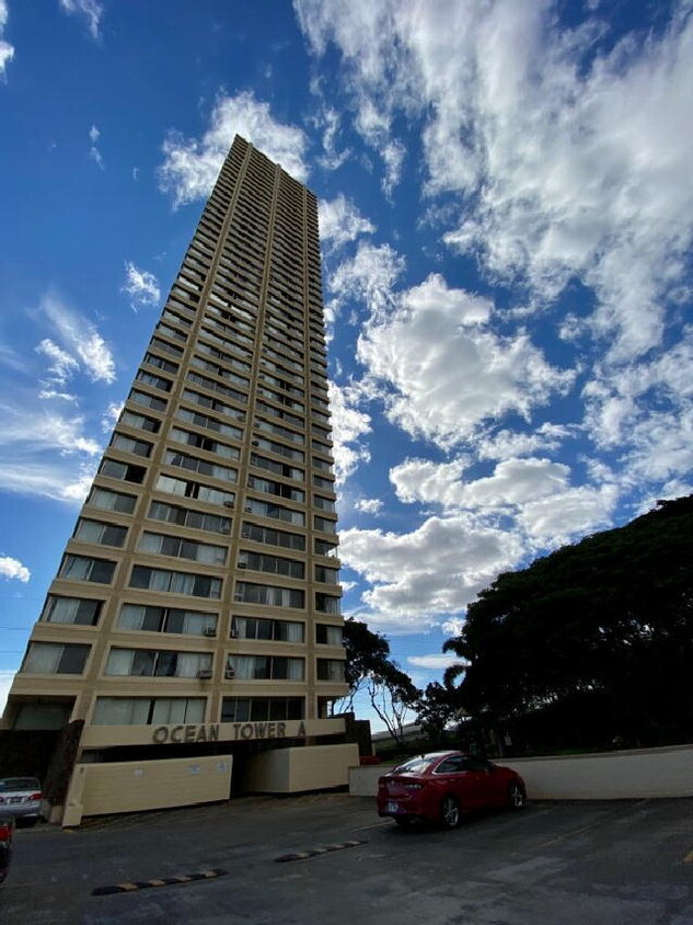 Primary Photo - CENTURY PARK PLAZA 1/1/1 Bldg A, sec, A/C,...
