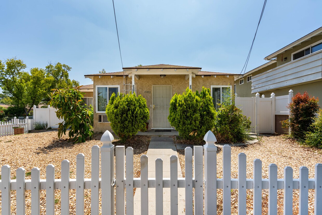 15 Studio Apartments for Rent in Burbank, CA Westside Rentals