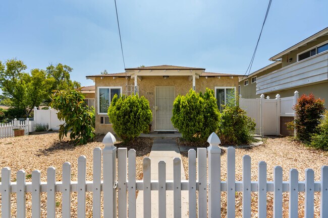 Foto del edificio - 2302 W Oak St