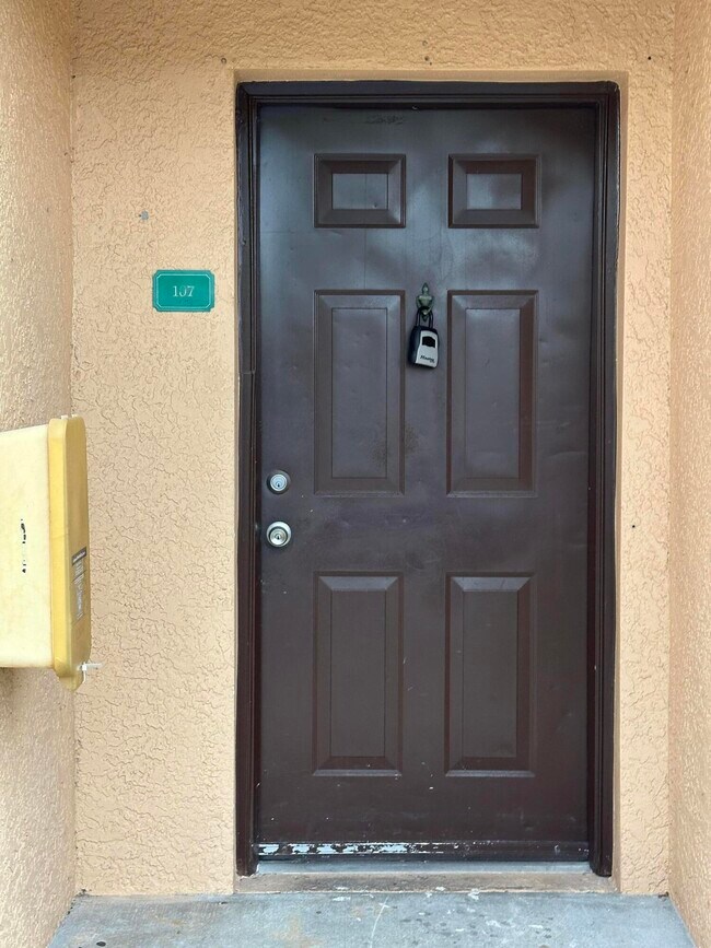 Foto del edificio - 161 SW Palm Dr