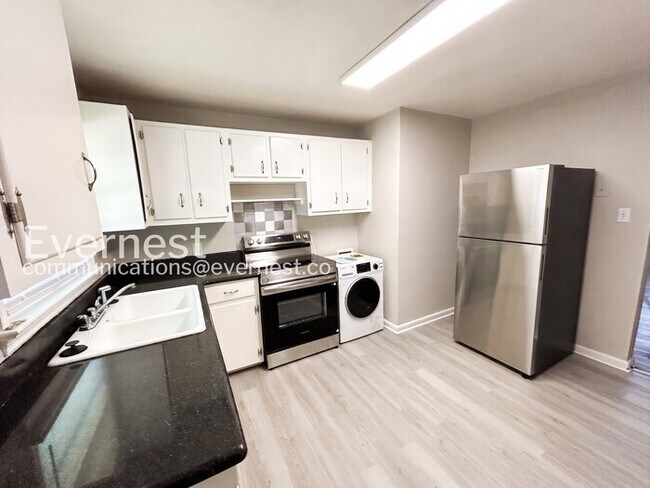 Foto del edificio - 271 Maple Ave
