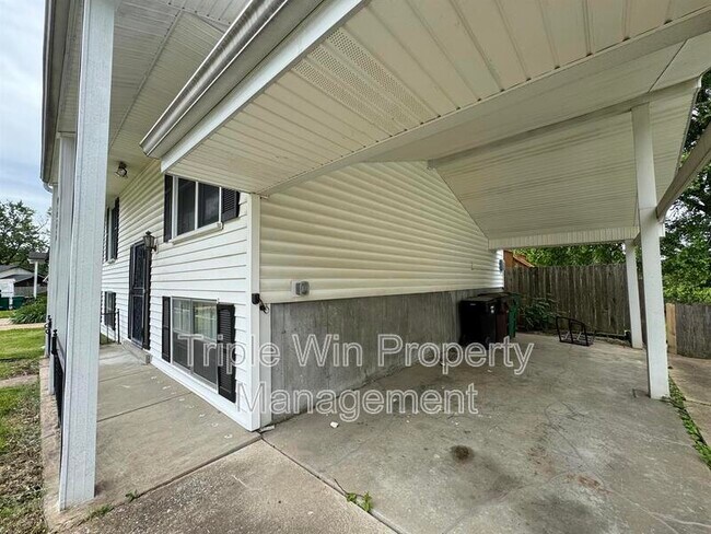 Foto del edificio - 9533 Winkler Dr