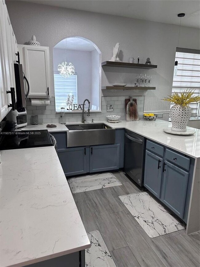 Foto del edificio - 10577 NW 56th Pl