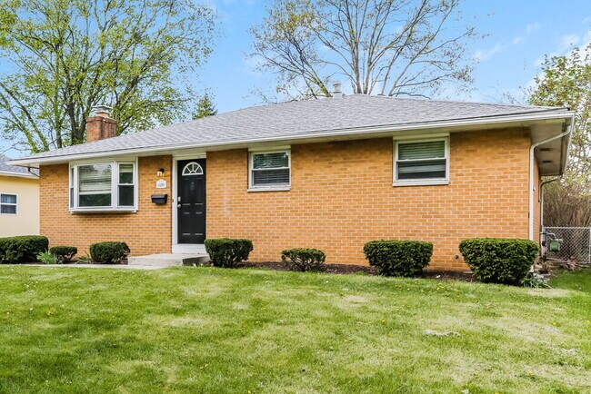 Building Photo - 6219 Parkdale Dr