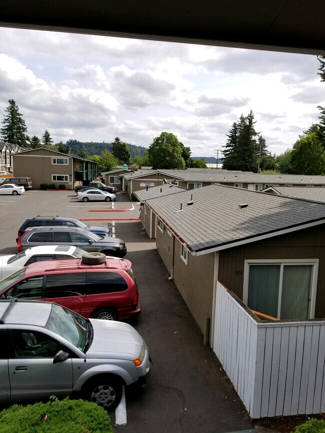 Algunas homes de campo con patios cerrados - 820 SE 190th Ave