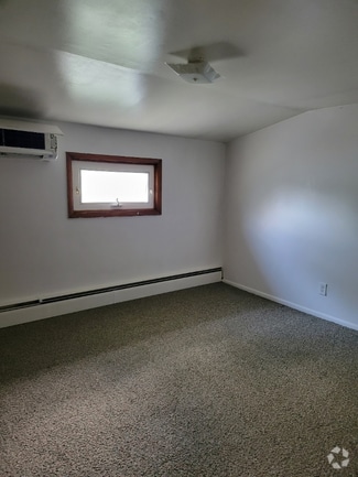 Building Photo - 17929 Leona Ave