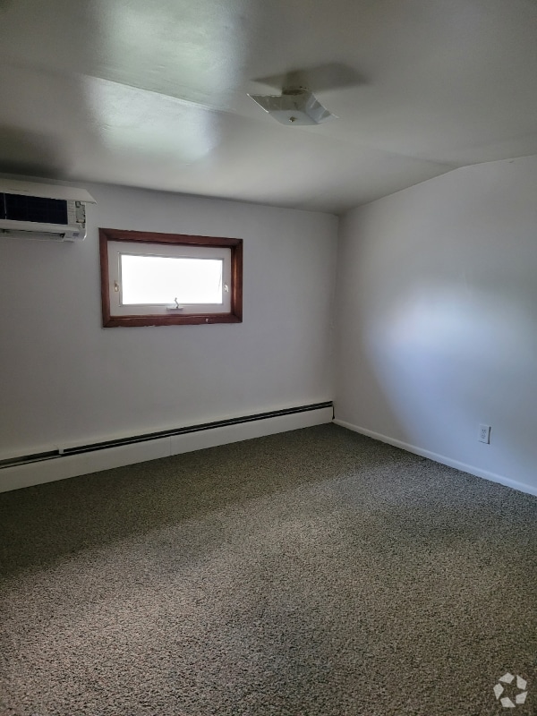 Building Photo - 17929 Leona Ave