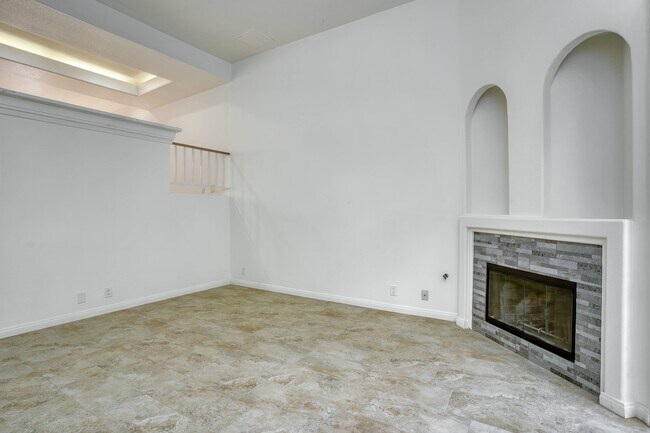 Foto del edificio - 5340 Las Virgenes Rd